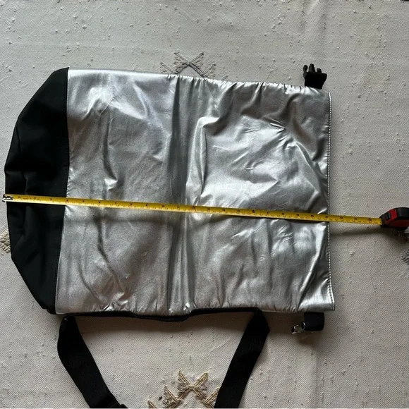 Paco Rabanne Invictus Dry Bag - Picture 9 of 9